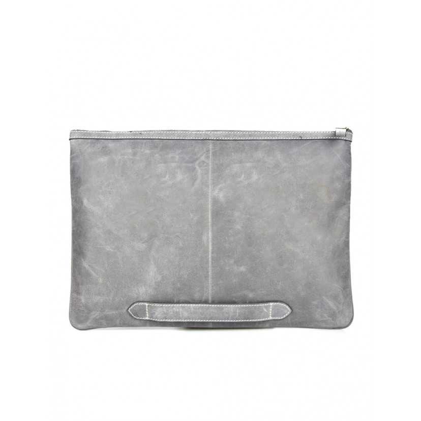 Capa para notebook de couro azul com vista traseira sobre fundo branco - MONPIEL