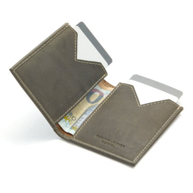 Vista lateral de cartera slim de piel verde para hombre vista frontal sobre fondo blanco - MONPIEL 2