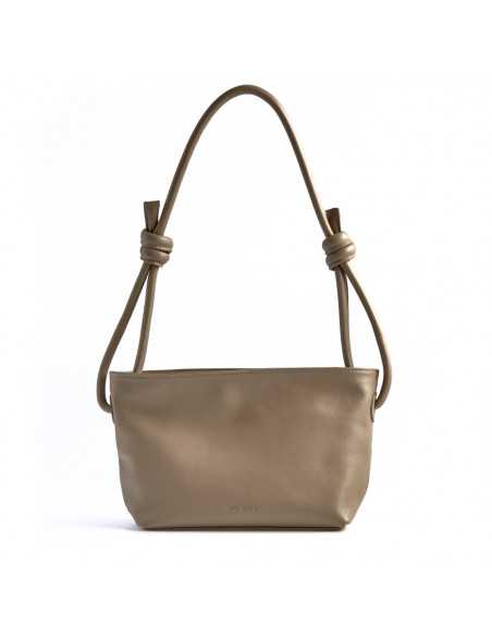 Kleine Ledertasche in Taupe mit Knoten, Frontansicht vor weißem Hintergrund - MONPIEL