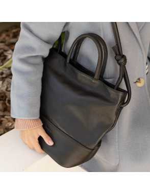 What is a Hobo Bag? Discover the bag that has become a classic