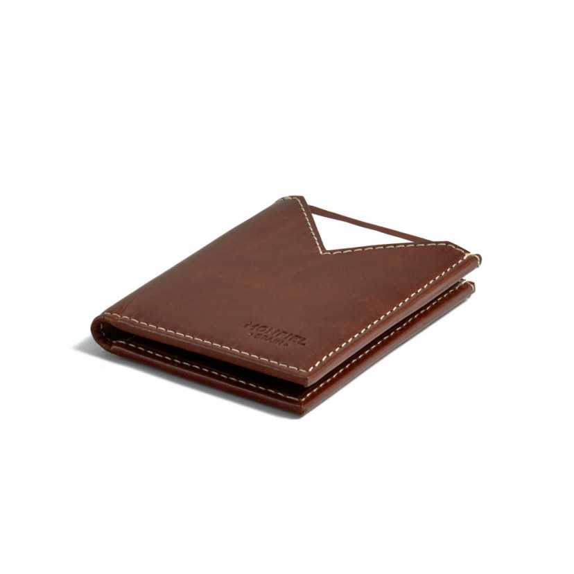 Slim leather wallet in Havana color, perspective view on white background - MONPIEL