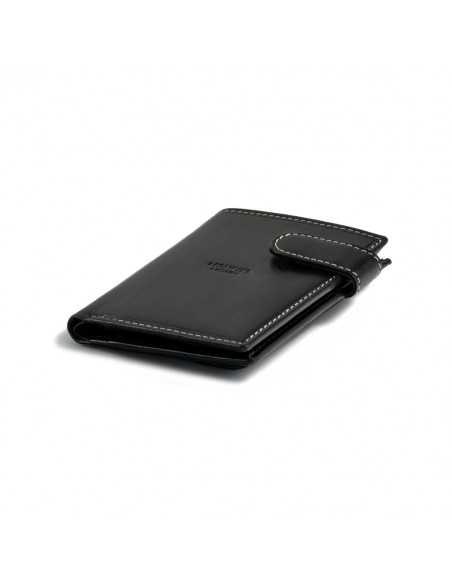 Cartera broche monedero trasero de piel en color negro con vista en perspectiva sobre fondo blanco - MONPIEL Cartera broche monedero trasero de piel en color negro con vista en perspectiva sobre fondo blanco - MONPIEL
