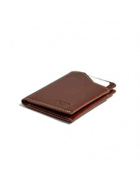 Portefeuille pocket en cuir couleur cuir, vue en perspective sur fond blanc - MONPIEL