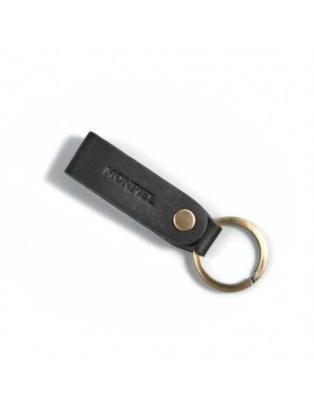 Black and tan leather pocket keychain, closed on a white background - MONPIEL Black and tan leather pocket keychain, closed on a white background - MONPIEL
