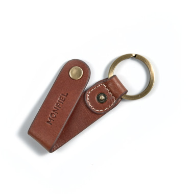 Unisex brown leather keychain, open, showing stitching detail and slightly tilted, on white background - MONPIEL 2