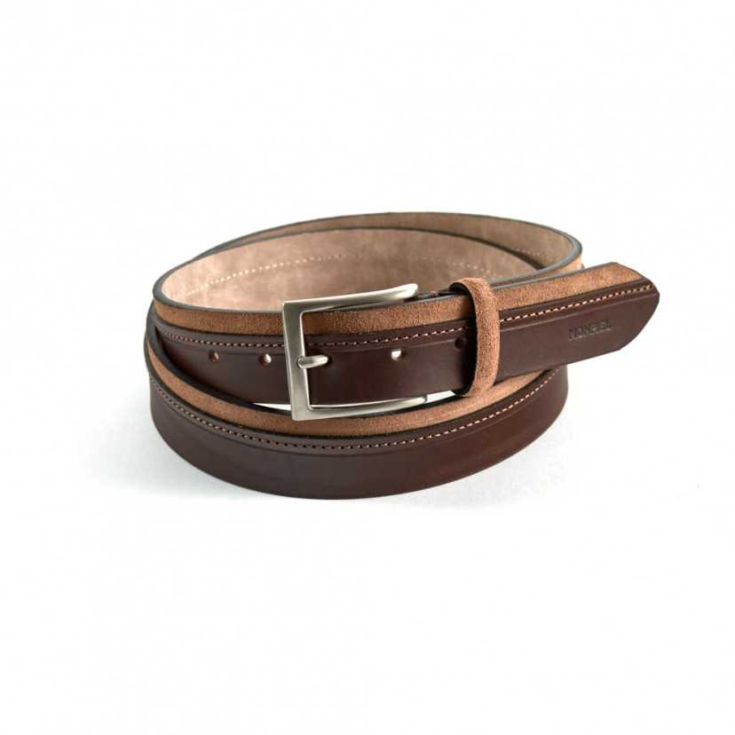 Vaquetilla and suede belt in Havana colour rolled on a white background - MONPIEL