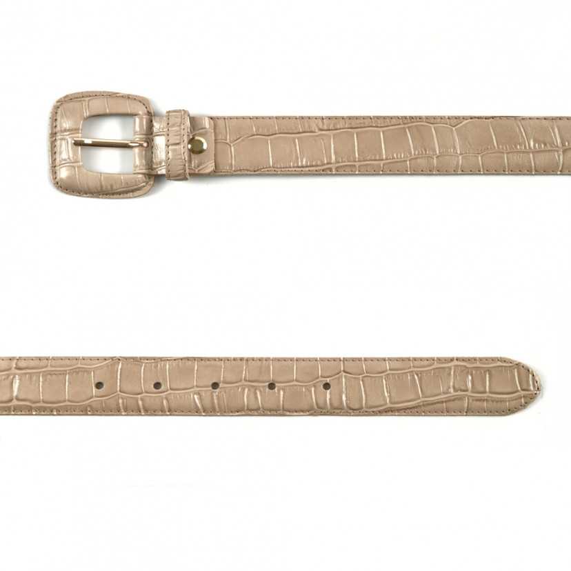 Women's belt with covered buckle and crocodile print in sand color, shown from the front on a white background - MONPIEL