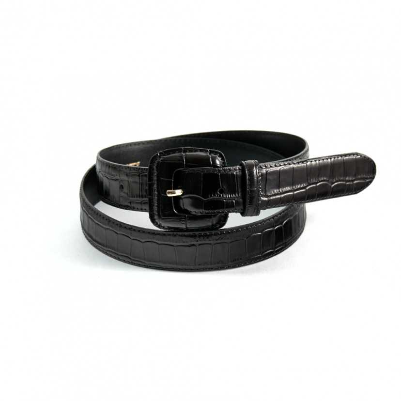 Women's belt with covered buckle and crocodile print in black, coiled on a white background - MONPIEL