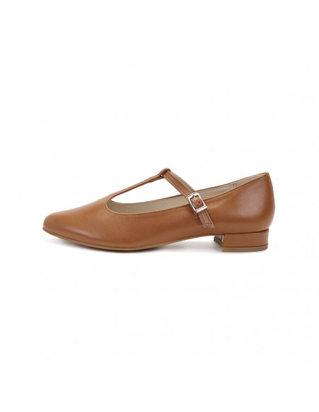 Women's Marieta leather Mary Janes in tan, shown from the side on a white background - MONPIEL Women's Marieta leather Mary Janes in tan, shown from the side on a white background - MONPIEL