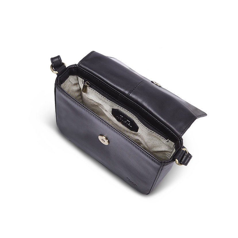 Bolsa de couro pequena Armado na cor preta com vista de cima e detalhe interior sobre fundo branco - MONPIEL