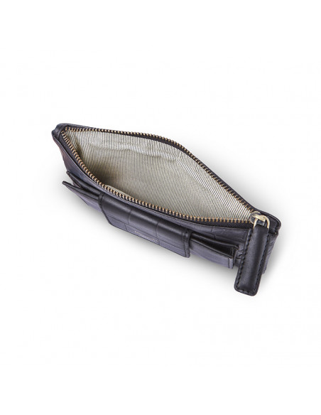 Damenledergeldbörse mit Innentasche in Schwarz, offen mit Innendetail auf weißem Hintergrund - MONPIEL Damenledergeldbörse mit Innentasche in Schwarz, offen mit Innendetail auf weißem Hintergrund - MONPIEL