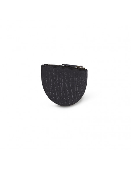 Half-moon leather coin purse in black, shown from the back in perspective on a white background - MONPIEL Half-moon leather coin purse in black, shown from the back in perspective on a white background - MONPIEL