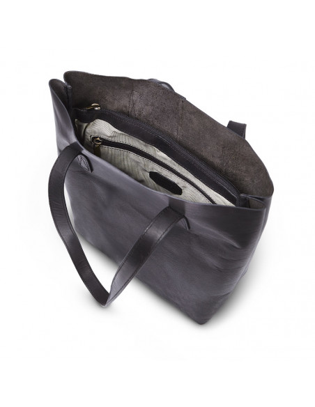 Bolso shopper de piel en color negro con detalle interior abierto sobre fondo blanco - MONPIEL Bolso shopper de piel en color negro con detalle interior abierto sobre fondo blanco - MONPIEL