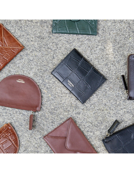 Carteira de couro em forma de meia-lua com vários compartimentos para cartões e bolsos para moedas - MONPIEL Carteira de couro em forma de meia-lua com vários compartimentos para cartões e bolsos para moedas - MONPIEL