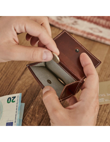 Pocket wallet with coin pocket in leather color, showing the coin compartment open - MONPIEL Pocket wallet with coin pocket in leather color, showing the coin compartment open - MONPIEL