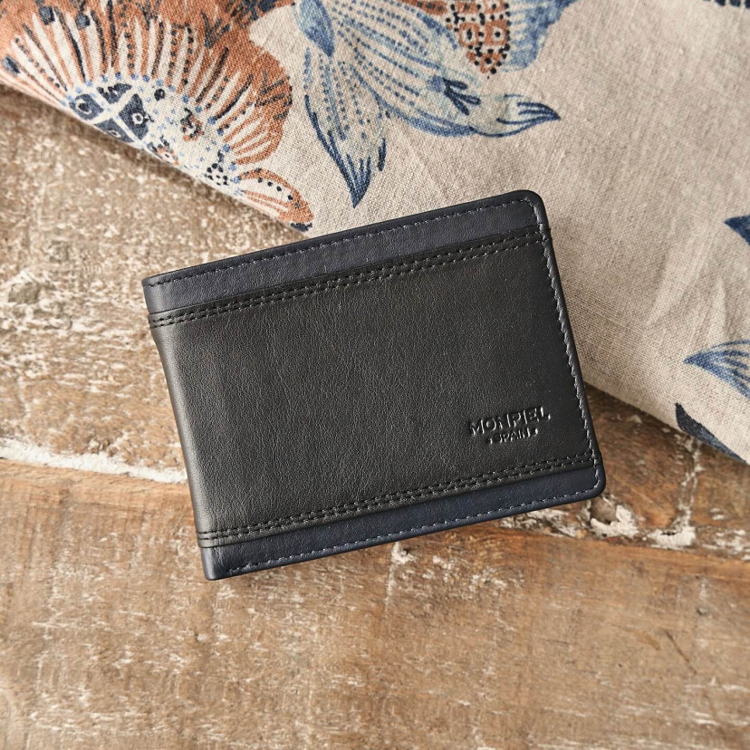 Bifold leather wallet with extra...