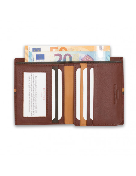 Porte-billets simple à rayures en cuir couleur havane, ouvert avec détails des fentes pour cartes et billets sur fond - MONPIEL