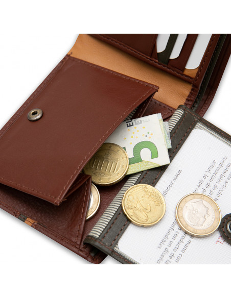 Grand portefeuille américain en cuir avec rayures colorées couleur havane, gros plan sur le porte-monnaie intérieur - MONPIEL