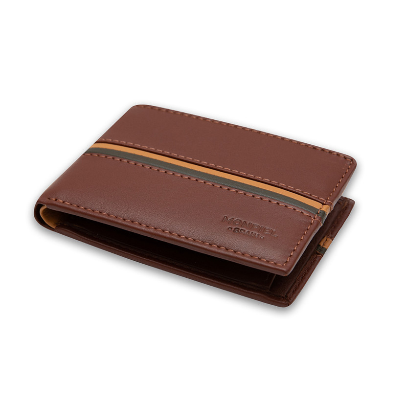 Small American leather wallet with coin purse in Havana color, shown in perspective on a white background - MONPIEL