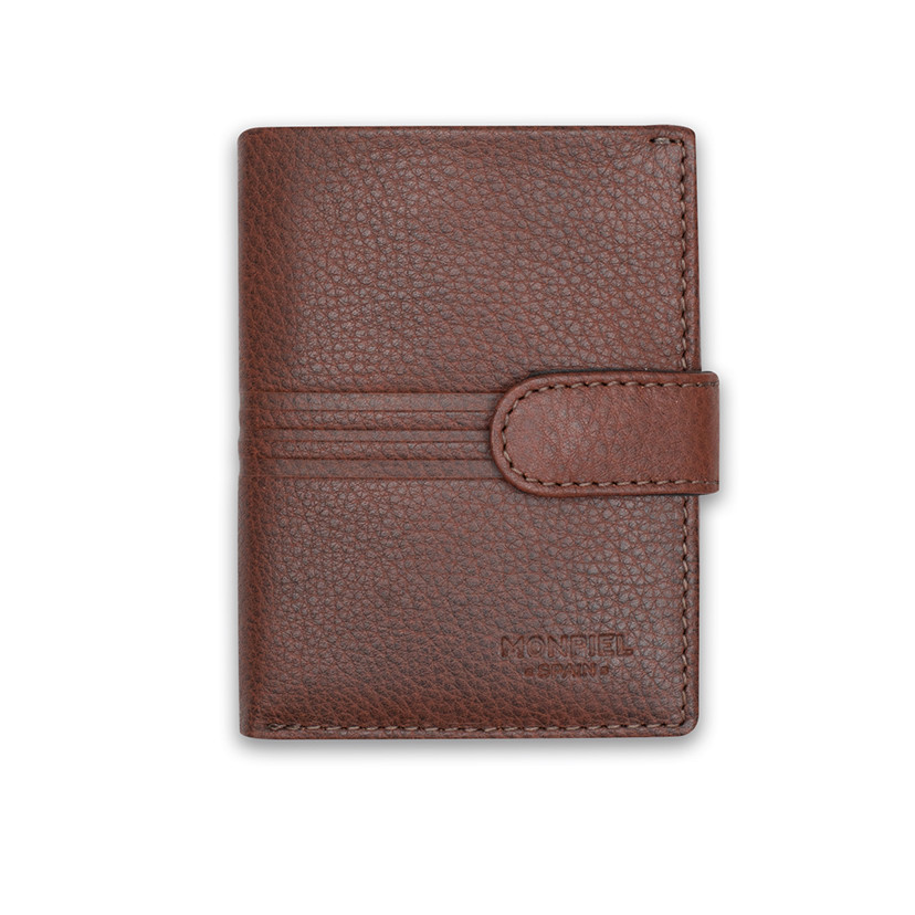 Small leather billfold with coin purse and central clasp in Havana color, shown from the front on a white background - MONPIEL