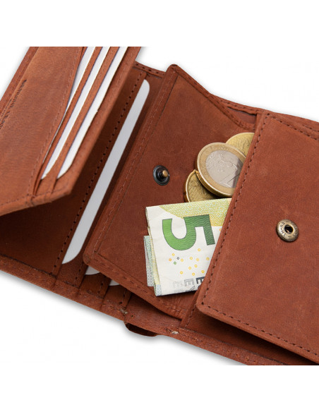 Leather billfold with coin pocket and logo in Havana color, close-up of the interior on white background - MONPIEL