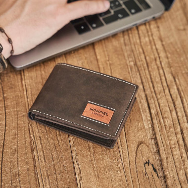 Kleines amerikanisches Lederportemonnaie in Blau, Frontalansicht auf weißem Hintergrund - MONPIEL 2