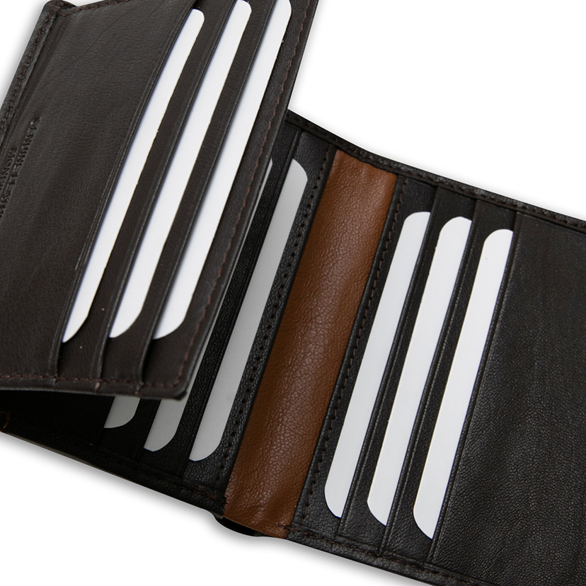 Basic leather purse with lateral stripe in brown color, interior card slots detail, on a white background - MONPIEL