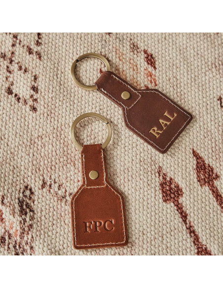Square leather keyring in brown and Havana colors, featuring personalized initials - MONPIEL Square leather keyring in brown and Havana colors, featuring personalized initials - MONPIEL