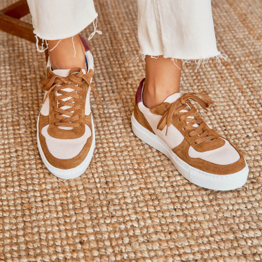 Baskets en cuir Cosmo couleur cuir, vue en perspective, gros plan - MONPIEL 2