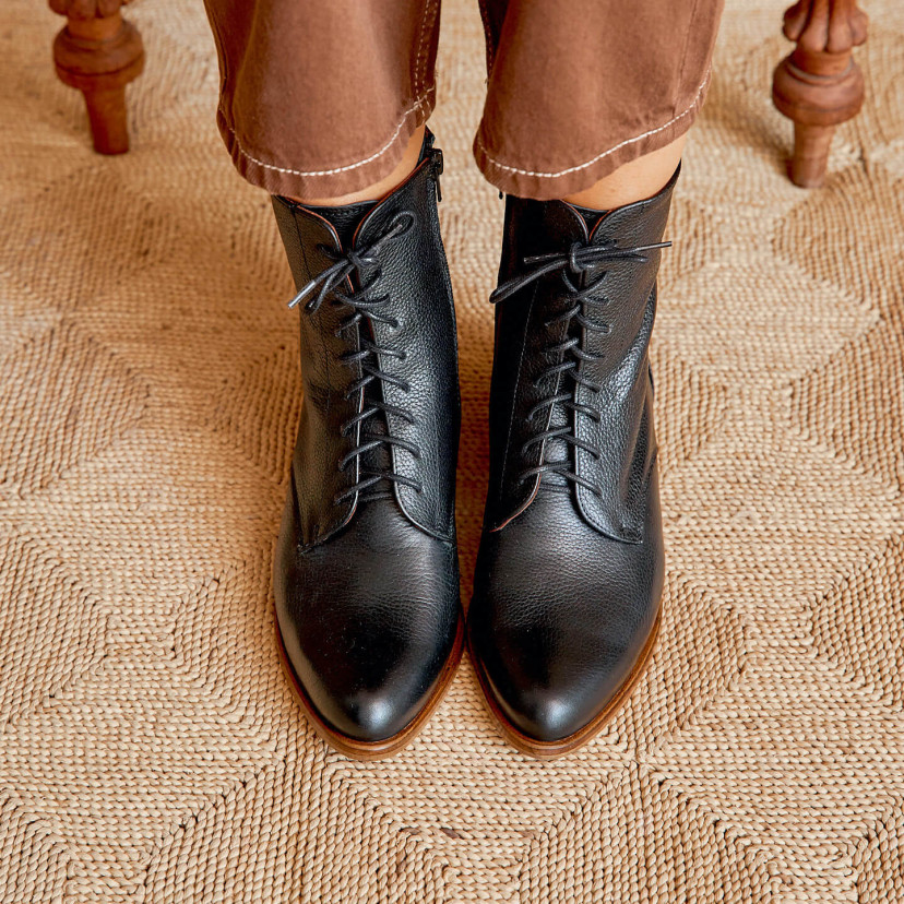 Conclusión tener marcador Vero Women's Leather Ankle Boots Fine point Color Black Talla del Zapato 36