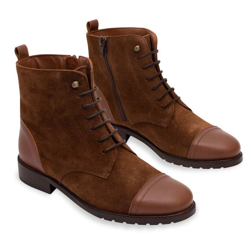 Women’s leather lace-up ankle boots in tan color, angled view, on a white background - MONPIEL
