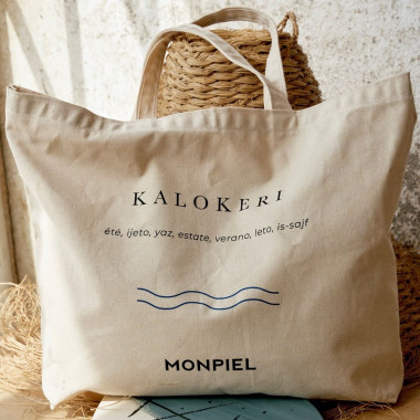 Kalokeri-Baumwolltasche in Knochenfarbe, Frontalansicht, über der Schulter getragen - MONPIEL 2