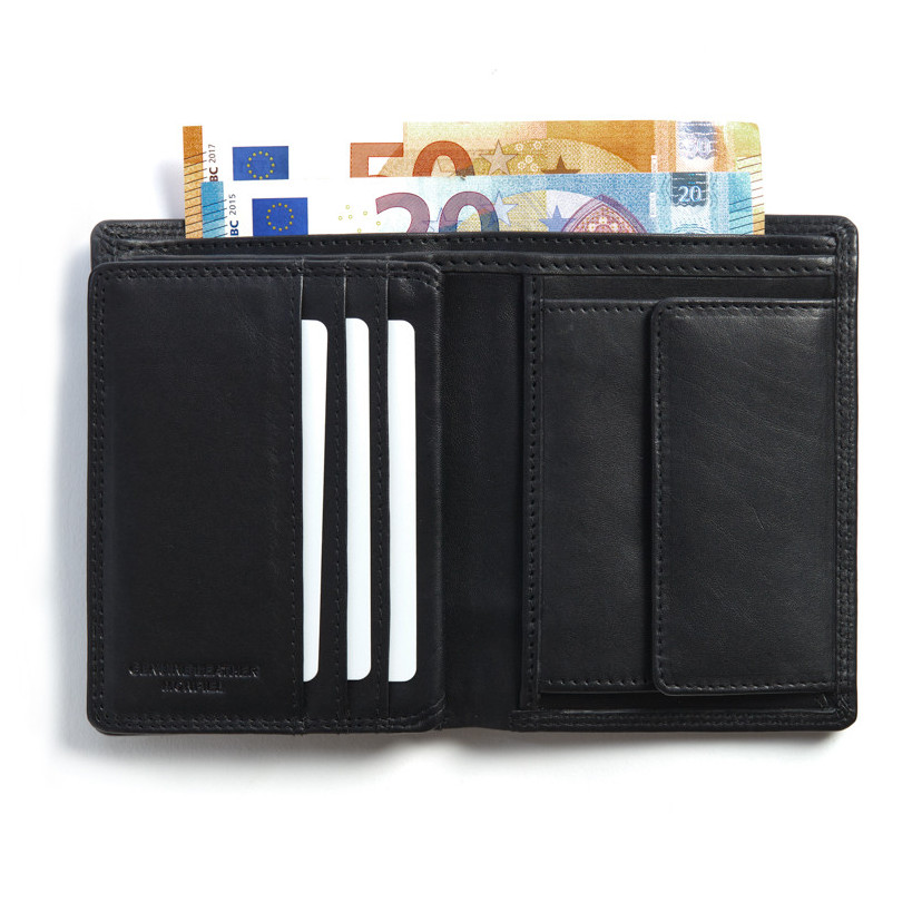 Carteira XL de couro preto com porta-moedas, aberta, mostrando detalhes dos slots para cartões e porta-moedas, sobre f - MONPIEL