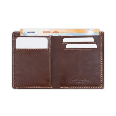 Pequena carteira de couro masculina com porta-cédulas e bolso para moedas, vista frontal, marrom, sobre fundo branco - MONPIEL 2