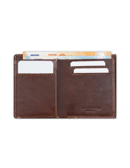 Carteira pequena de couro masculina em tom marrom com compartimento para notas e moedas, aberta com detalhes dos slots - MONPIEL