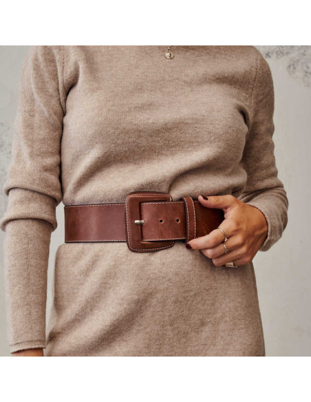 Extra wide belt with covered buckle in brown, worn over a dress - MONPIEL