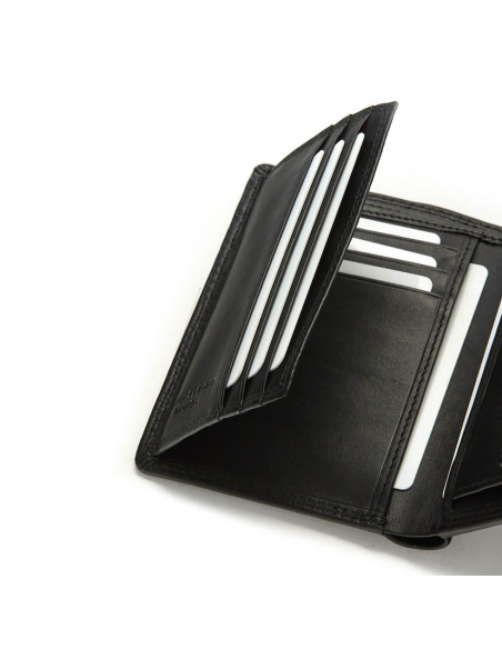 Portafoglio XL in pelle con chiusura a scatto e portamonete, nero, scomparti per carte in primo piano, su sfondo bianc - MONPIEL