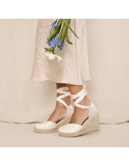 Pearl-colored leather wedge espadrille for brides, side view - MONPIEL