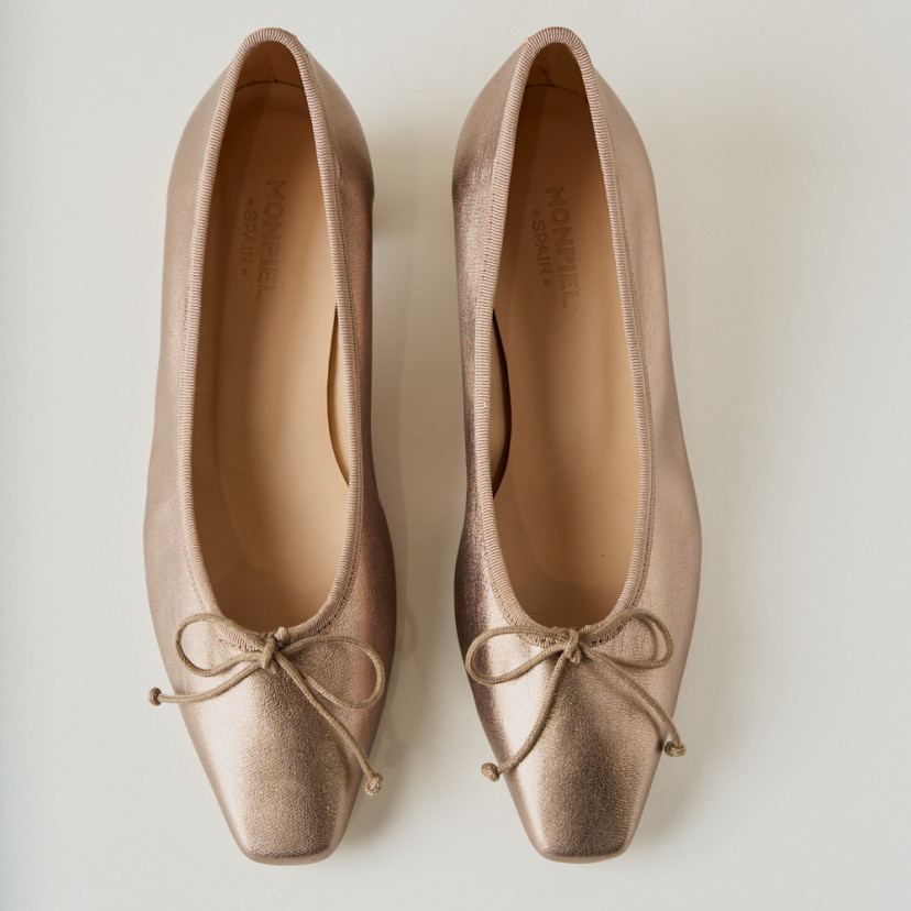 Manuela bow detail kitten heel ballerina in cappuccino bronze, top view - MONPIEL