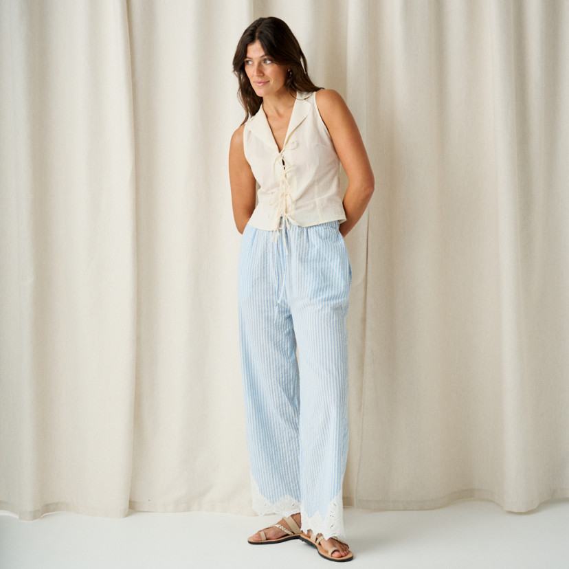 Mykonos Greek leather sandal in ice color, full shot - MONPIEL