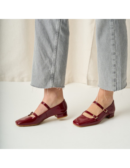 Mary Janes in vernice Lolina a tacco basso in colore bordeaux con vista in prospettiva - MONPIEL