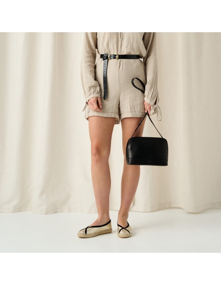 Espadrille ballerina Gaia en platine avec vue frontale et perspective en plan moyen - MONPIEL