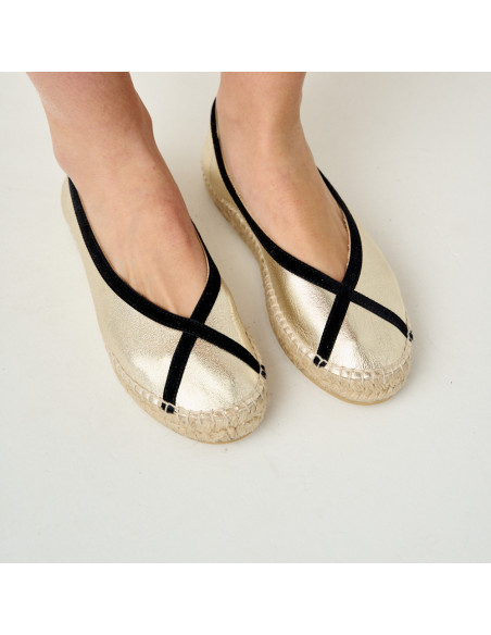 Espadrille ballerina Gaia en platine avec vue de dessus en gros plan - MONPIEL