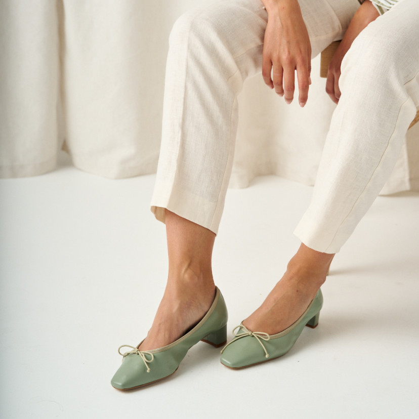 Manuela low heel bow flat slipper in mint green with perspective view - MONPIEL