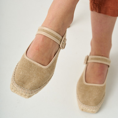 Espadrilles Mary Jane Cuba en beige avec paillettes, vue de profil, sur un tapis - MONPIEL 2