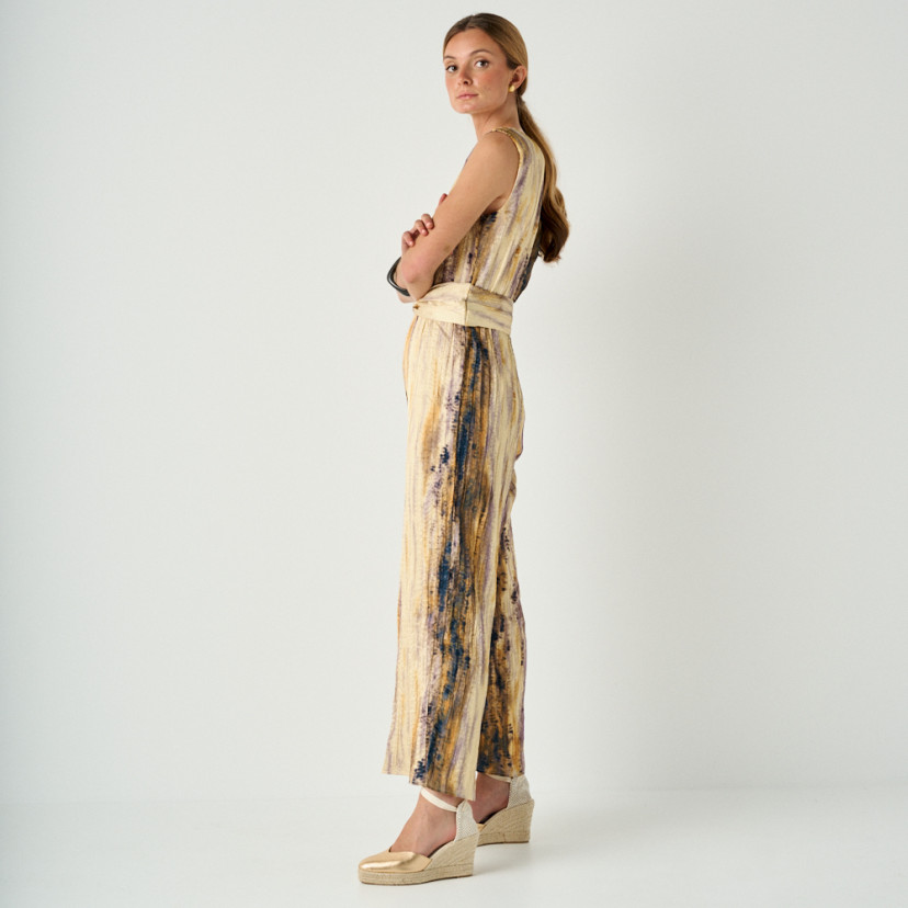 Elba gold leather wedge espadrille with side view, full shot of the model standing - MONPIEL
