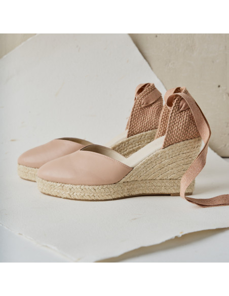 Nude leather wedge espadrille Elba with side view on paper - MONPIEL
