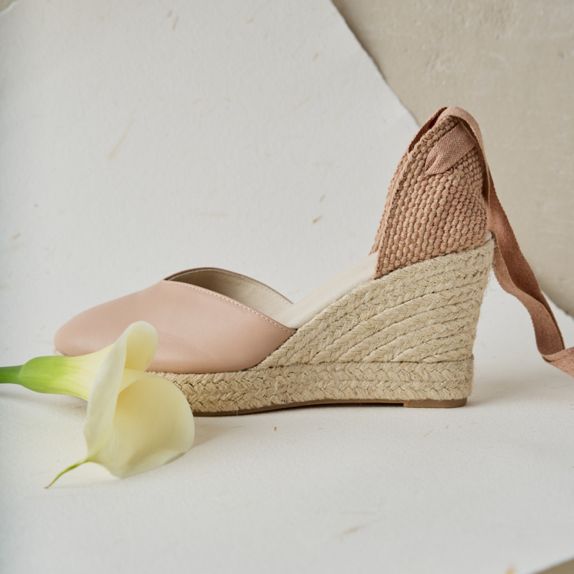 Elba nude leather wedge espadrille with side view and flower detail - MONPIEL