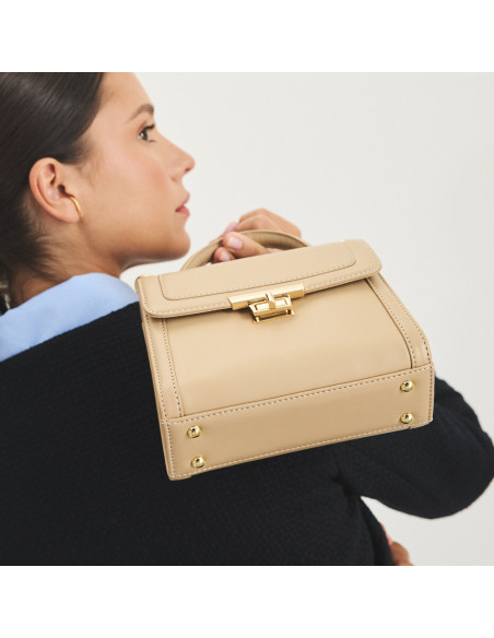 Bolso de piel mujer pequeño 60's en color beige con vista en perspectiva, bolso cogido al hombro - MONPIEL