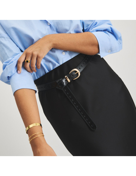 Black leather heart belt, front view with knot detail - MONPIEL